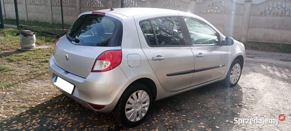 Renault Clio 12 benzyna 20102011 148 przebiegu łódzkie Radomsko