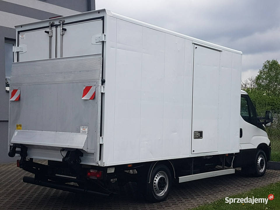 Iveco Daily 35S15 WINDA 8EP KONTENER 422x211x214 śląskie Poręba