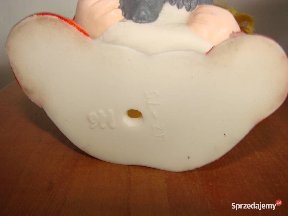 stara lalka z kotem CCCP