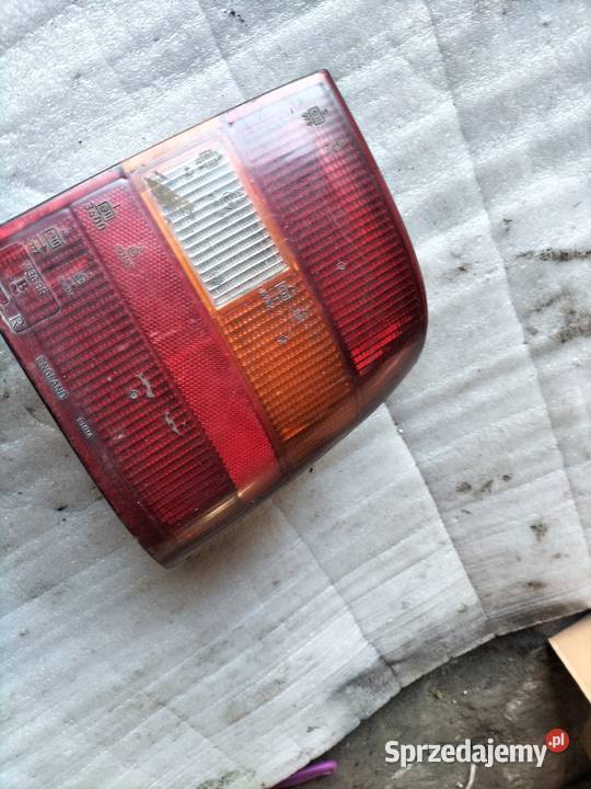OPEL VECTRA A HATCHBACK LAMPA PRAWA TYŁ osobowe lubelskie Kamień-Kolonia