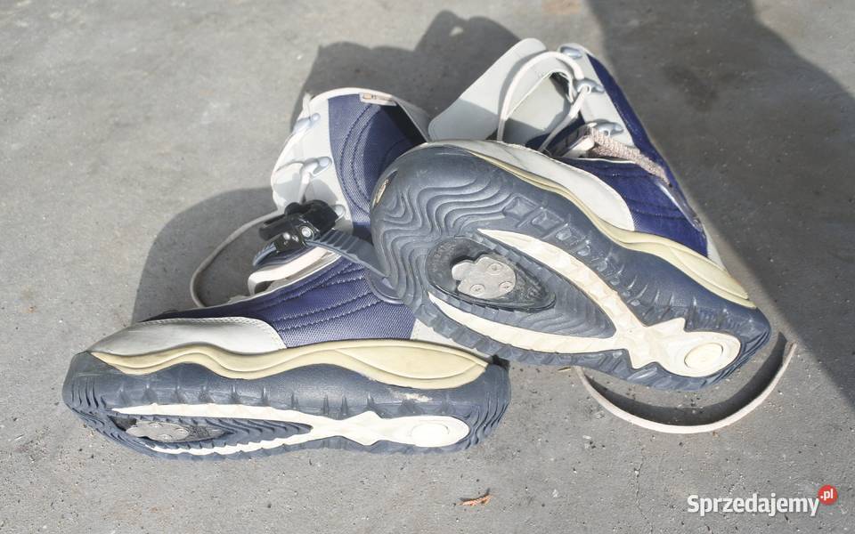 Buty do snowbordu z wiązaniami r40