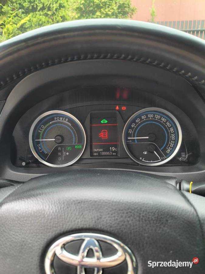 Toyota Auris Touring Sports Hybrid 18 136 2015 automatyczna Raszyn