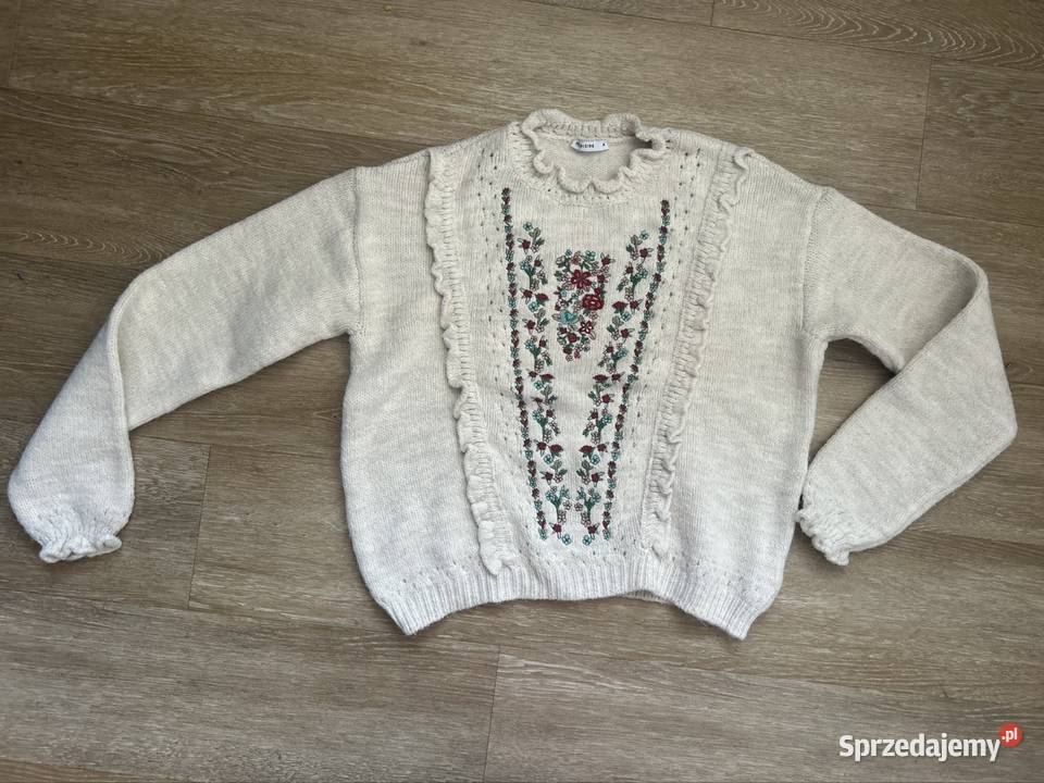 Sweter z haftem M sweter z haftem i falbankami Wyszków