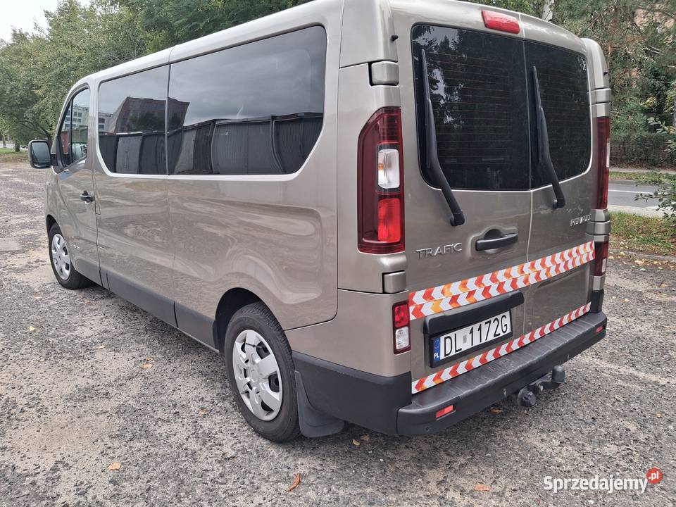 Renault Trafic 16D 126 krajowy 9 osobowy long nieuszkodzony Katowice sprzedam