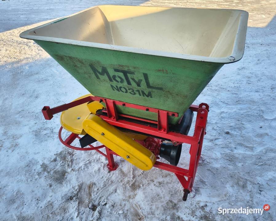 Rozsiewacz do nawozów wapna i poplonów MOTYL Rozsiewacze nawozów Radomsko