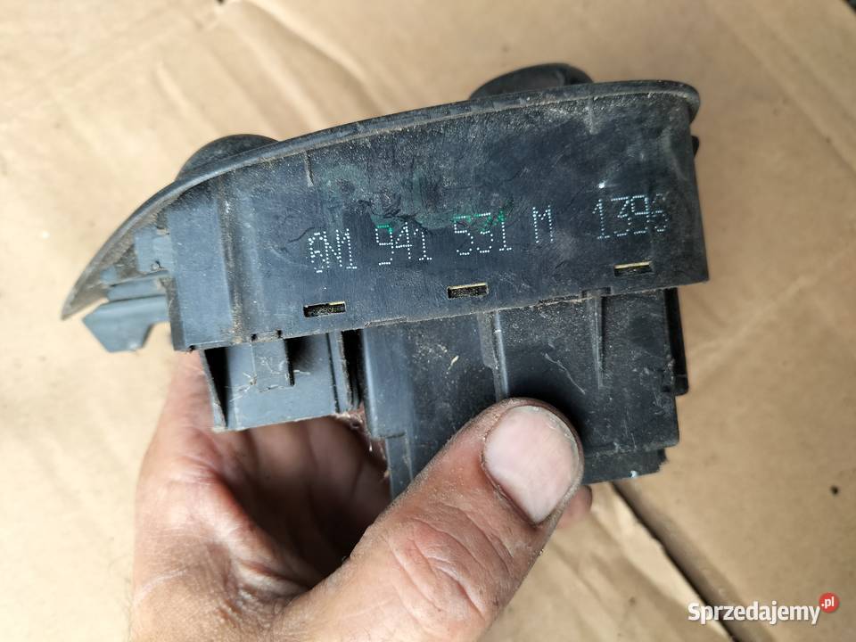 WŁĄCZNIK WYŁĄCZNIK ŚWIATEŁ VW Polo III Wyposażenie wnętrza Kamień-Kolonia