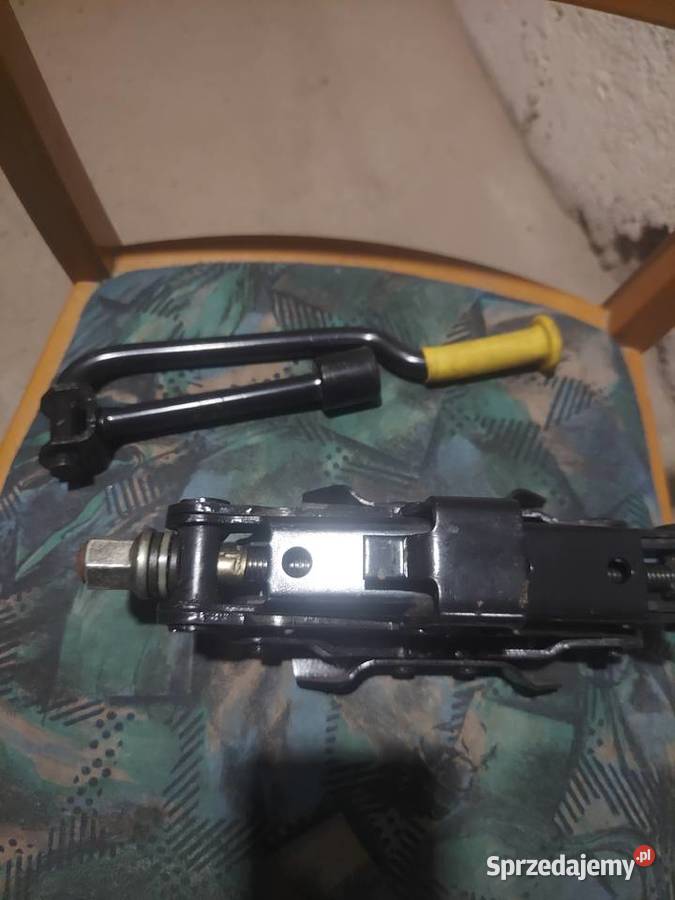Lewarek podnośnik z kluczem Renault Łódź