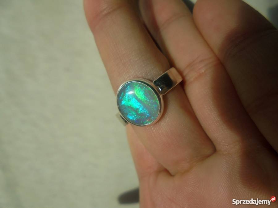 naturalny duży opal australijski pierścionek mazowieckie Warszawa