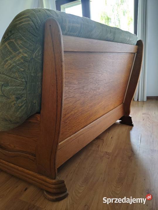 Klasyczna sofa nierozkładana