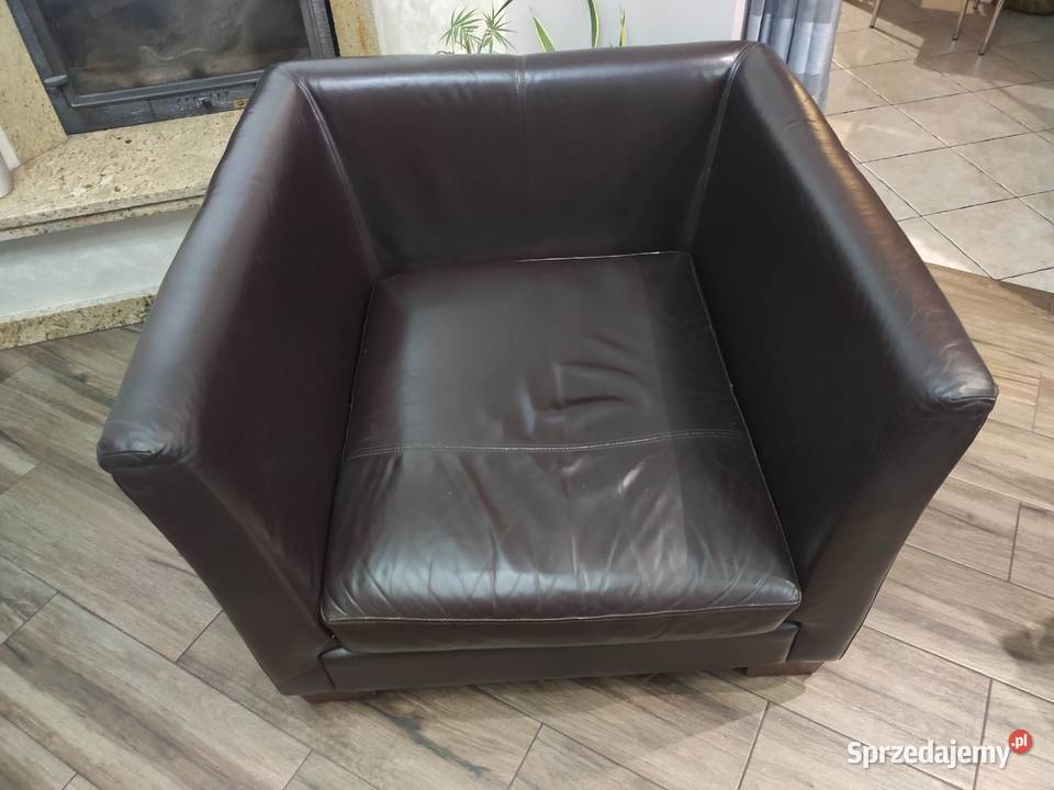 Fotel 96x96 i dwie pufy 84x78 w skórze Szadek