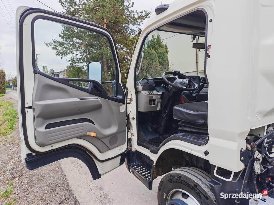Mitsubishi Fuso Canter hakowiec Specjalny 4x2 śląskie