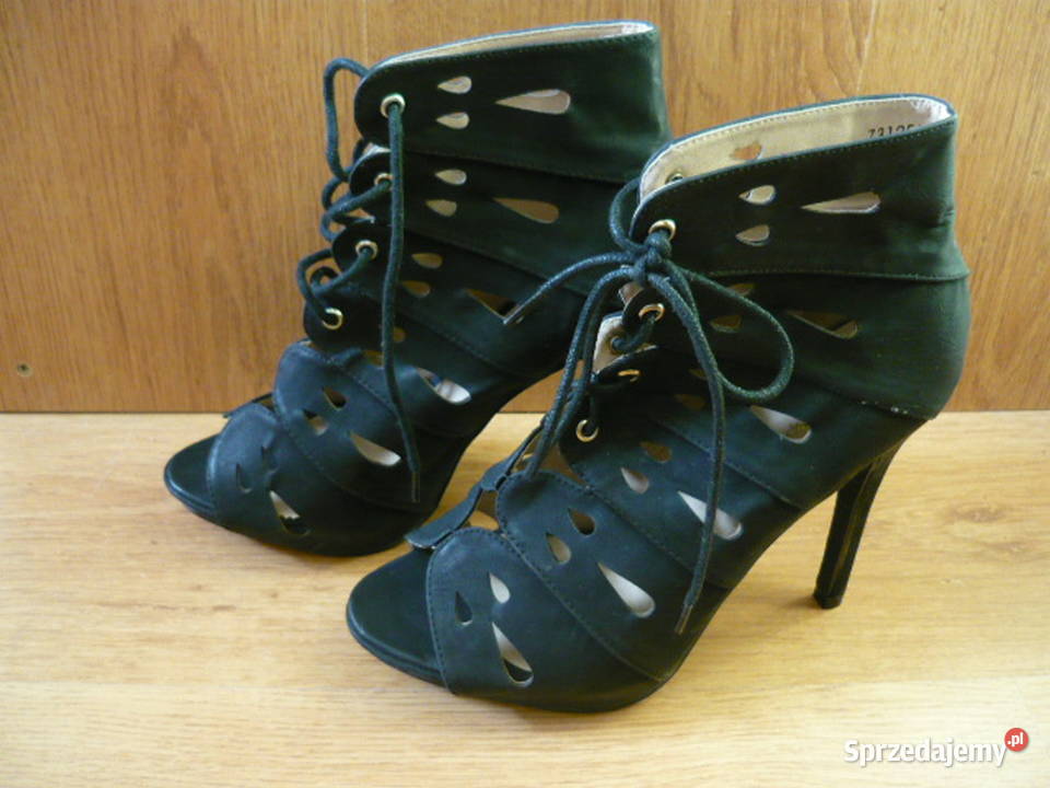 Buty ażurowe czarne Myszków