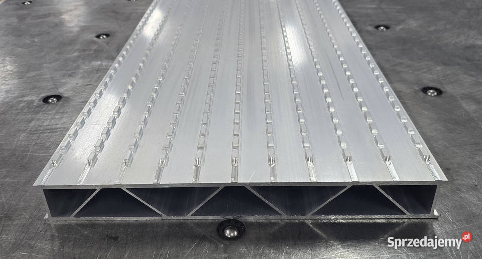 Panel aluminiowy frezowany 2000x340x40mm Najazd Lubanie