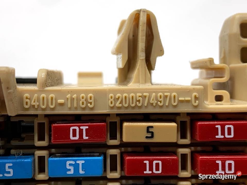 SKRZYNKA BEZPIECZNIKÓW RENAULT KANGOO II