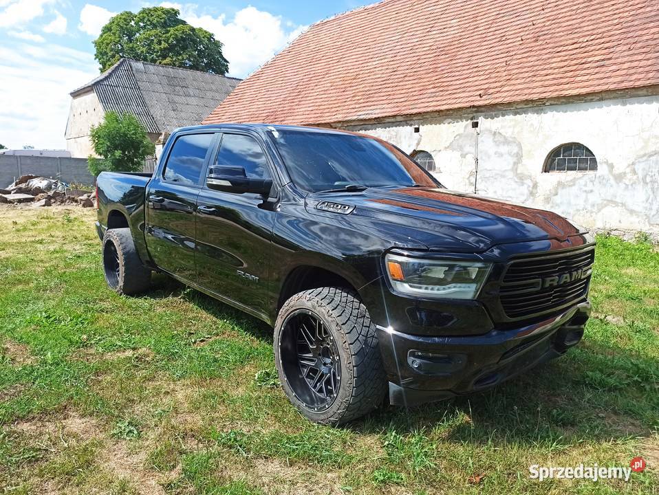 Dodge RAM 1500 Big HornLone Star 57 HEMI V8