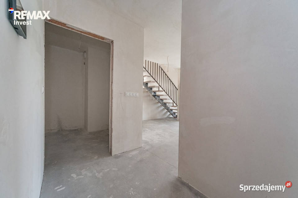 Duże mieszkanie z antresolą i balkonem