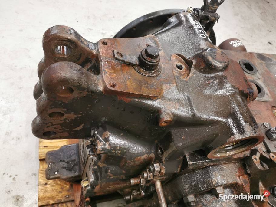Valtra 8950 Obudowa WOM Pozostałe Wilkowo sprzedam