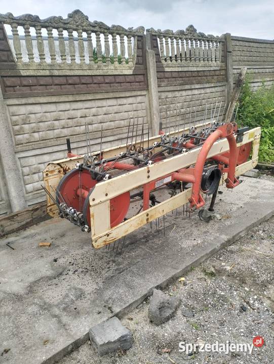 Sprzedam zgrabiarkę akpil świętokrzyskie Lechów