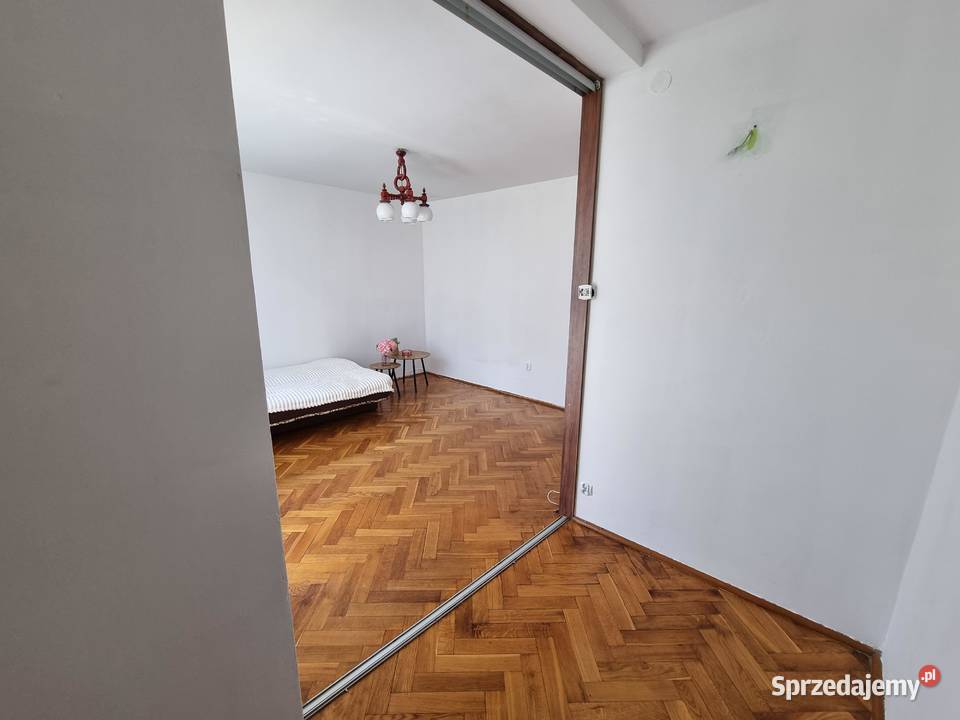 Mieszkanie 305 m z oddzielną kuchnią i balkonem Piętro 1 Kraśnik
