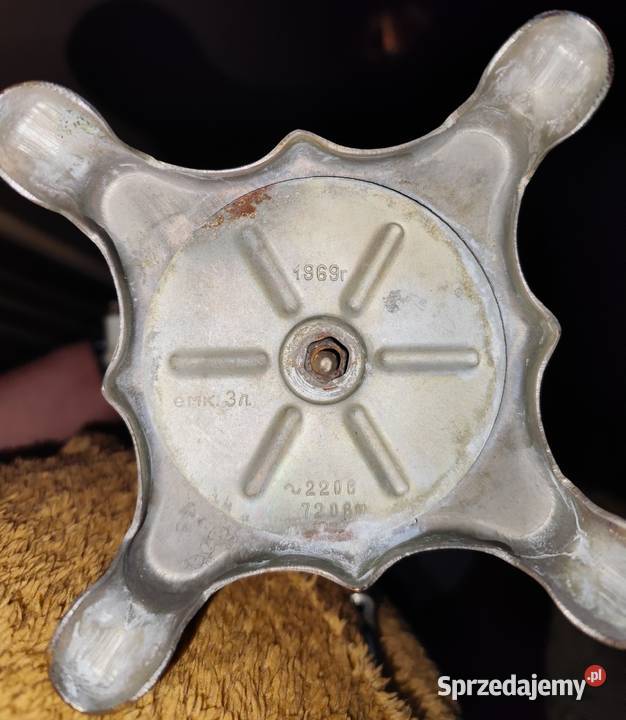 Stary rosyjski radzieckimetalowy samowar do Warszawa