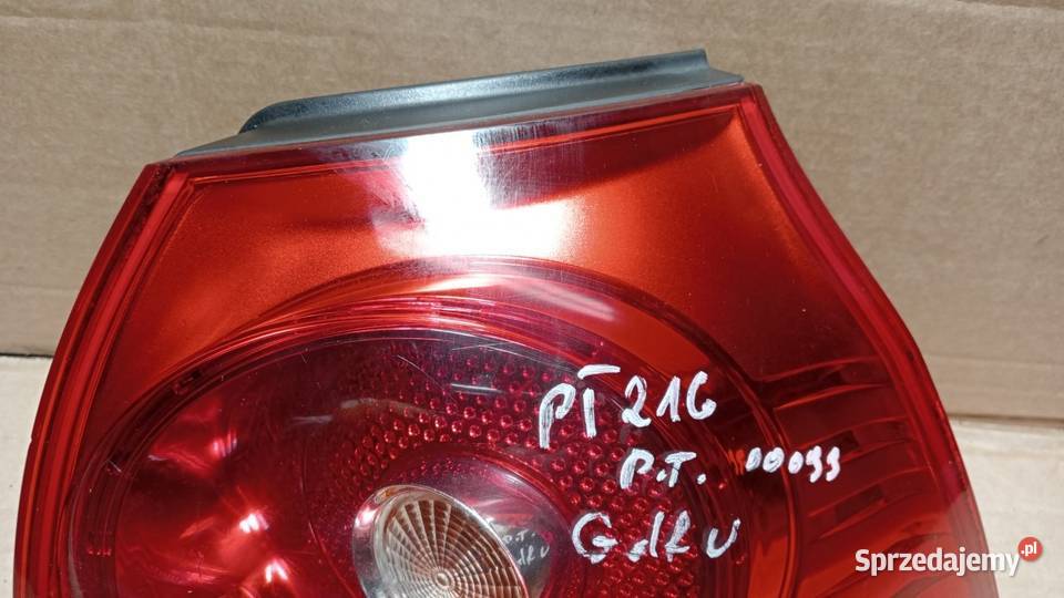 VW GOLF V HB LAMPA TYŁ PRAWY Zbierkowo