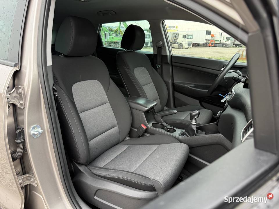 Hyundai Tucson 16 BENZYNA Klimatronik Nawigacja czujnik deszczu Konin