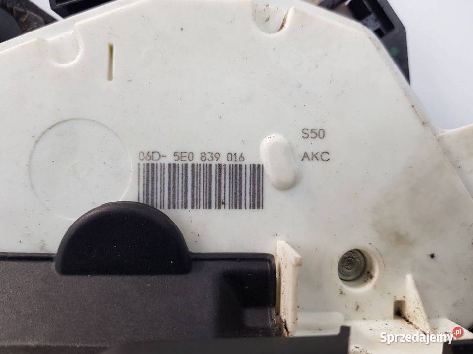ZAMEK DRZWI PT KLAMKA 5E0839016 SKODA OCTAVIA Lipno sprzedam