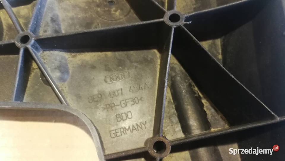 ŚLIZG ZDERZAKA PRAWY TYŁ AUDI A4 B7 8E9807454A śląskie