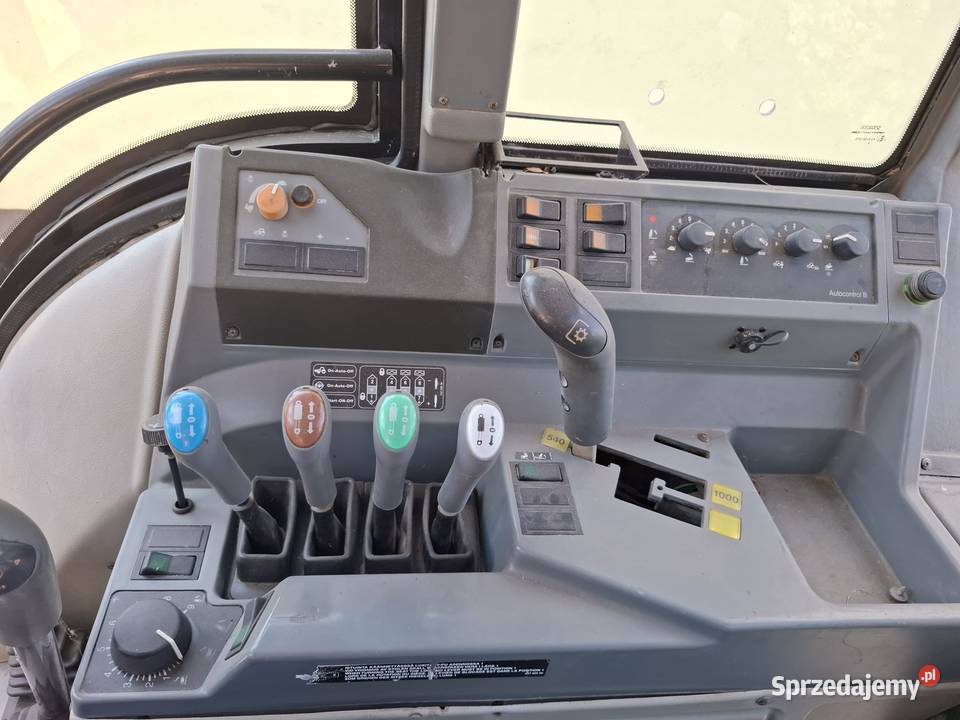 Ciągnik Valtra T120