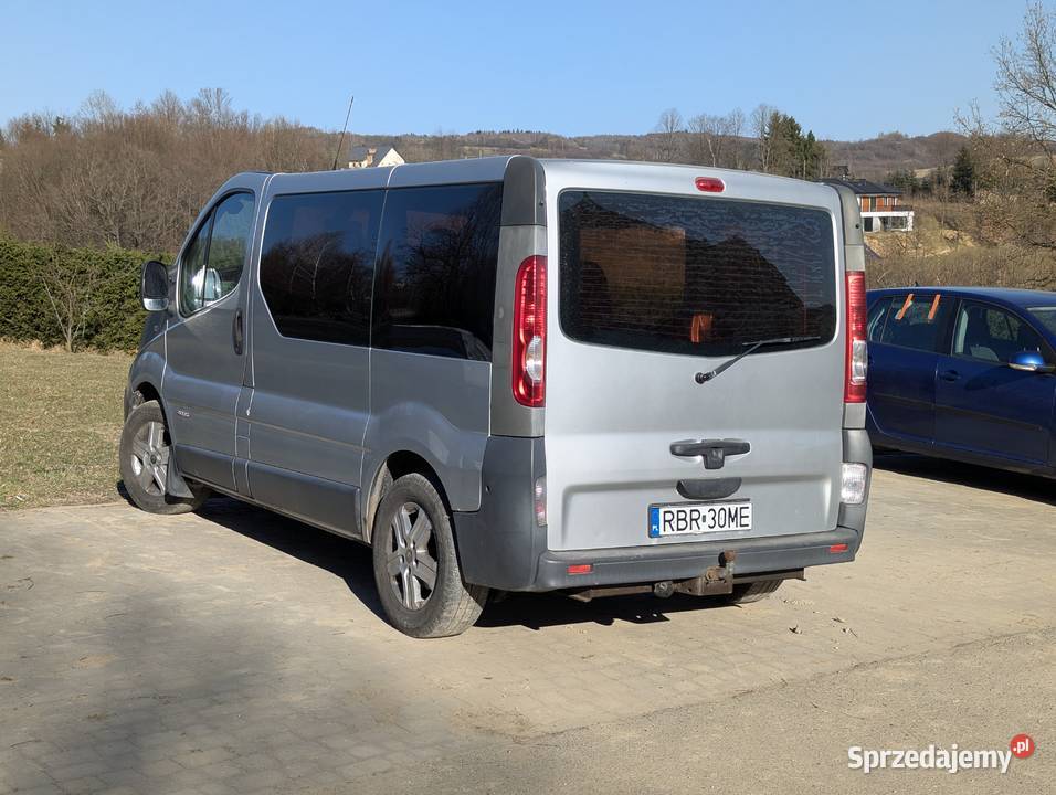 Renault Trafic 20 dCi 9 osób Webasto Hak 2007 podkarpackie Golcowa sprzedam