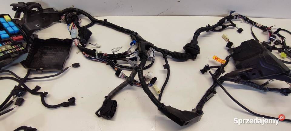 MAZDA 2 TOYOTA YARIS IV WIĄZKA KOMORY SILNIKA 15 Materiały instalacyjne dolnośląskie