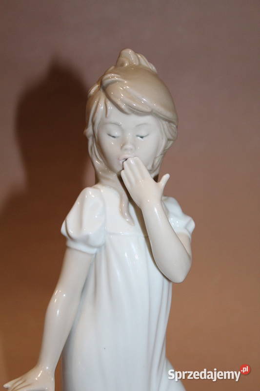 Figurka dziewczynki NAO 187 FiaF Szczecin