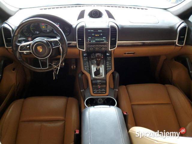 PORSCHE CAYENNE SE HYBRID produkcji 2015 z USA Warszawa
