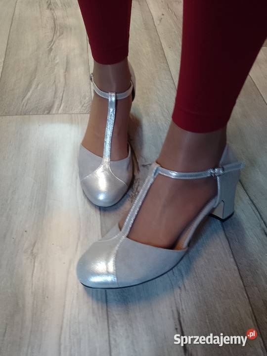 43 Szare srebrne Czółenka wieczorowe z zapięciem Kraków