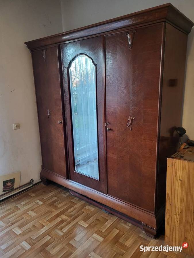 Sprzedam szafę sypialną przedwojenną dwa łóżka w Zduńska Wola