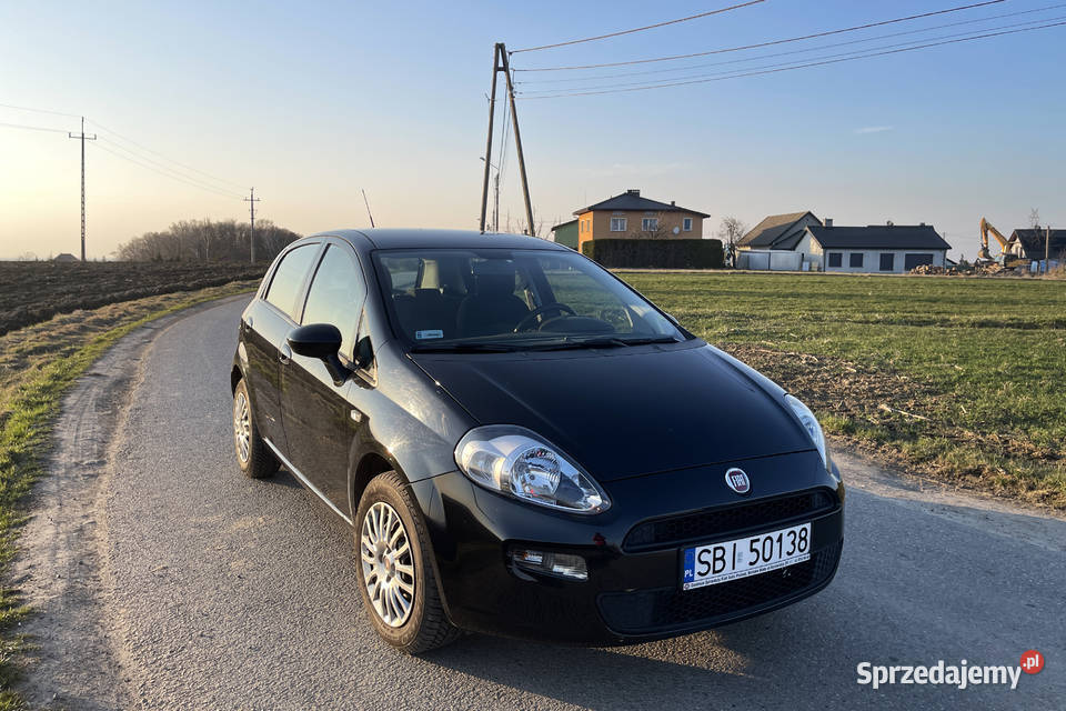 Samochód Fiat Punto 14 77 czarny mały przebieg system Start-Stop Punto Bielsko-Biała