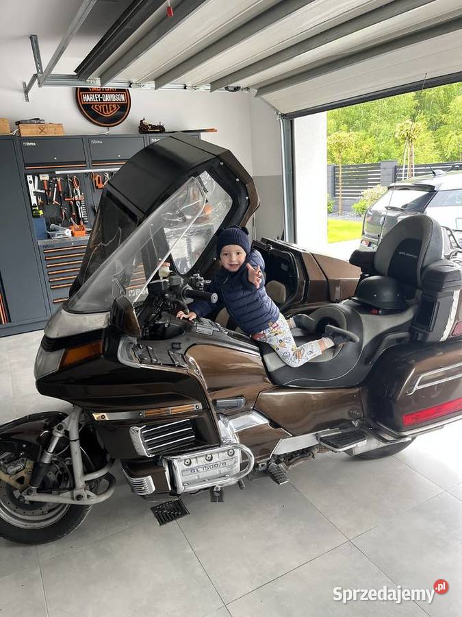 Honda gold wing z wózkiem bocznym 4 osoby