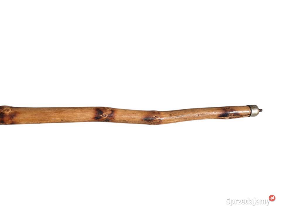 Stara piękna drewniana laska ręcznie rzeźbiona