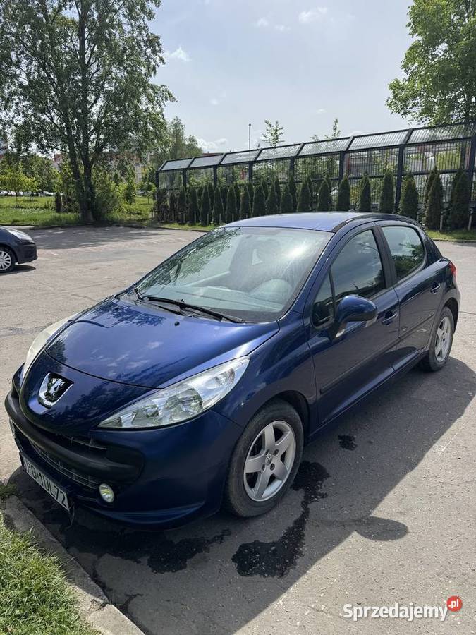 Peugeot 207 14 Benzyna silnik 95 Mały przebieg manualna Poznań