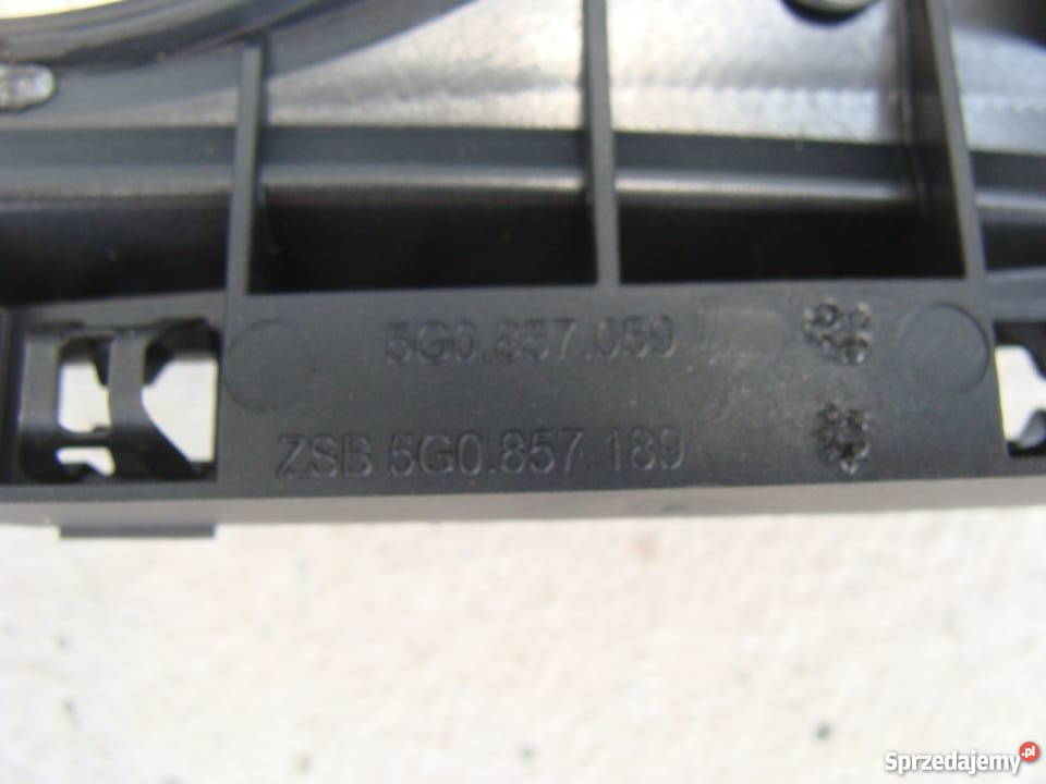 RAMKA OBUDOWA LICZNIKA VW GOLF VII 7 5G0857059 deski rozdzielcze, konsole Goleniów