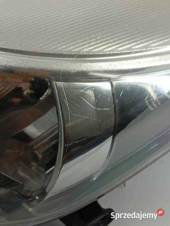 LAMPA PRZÓD LEWA EUROPA Toyota Yaris III Rok produkcji 2012