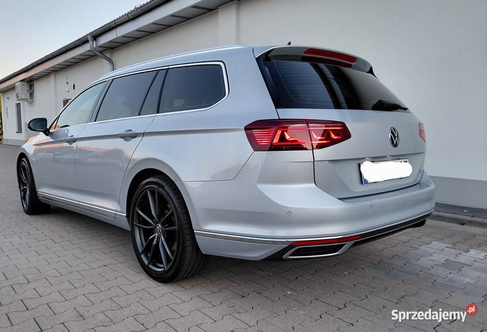 ładny Passat b8 2022 bezwypadkowy