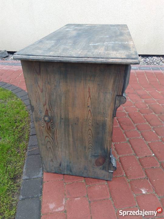 Komoda w starym stylu Police