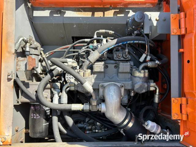 Koparka przeladunkowa kolowa Hitachi ZX 210 W Kabina Warszawa
