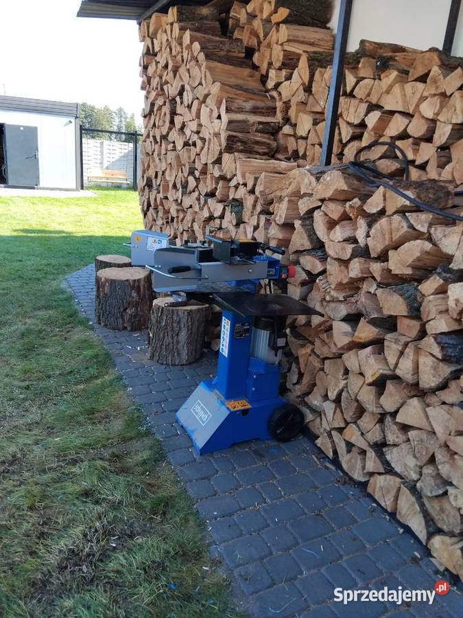 Uslugi łupania drewna rębakiem u klienta