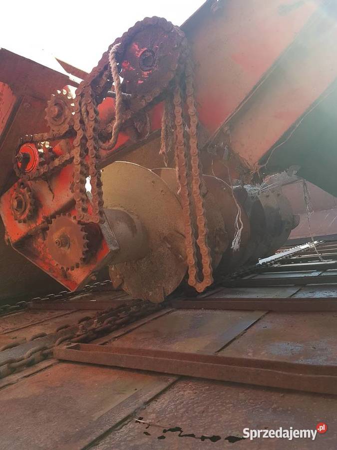 Przyczepa objętościowa rozrzutnik obornika