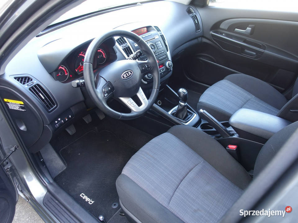 Kia Ceed 16 Ben125TelefonKlimatronikKsSerwisowe beżowy Lublin
