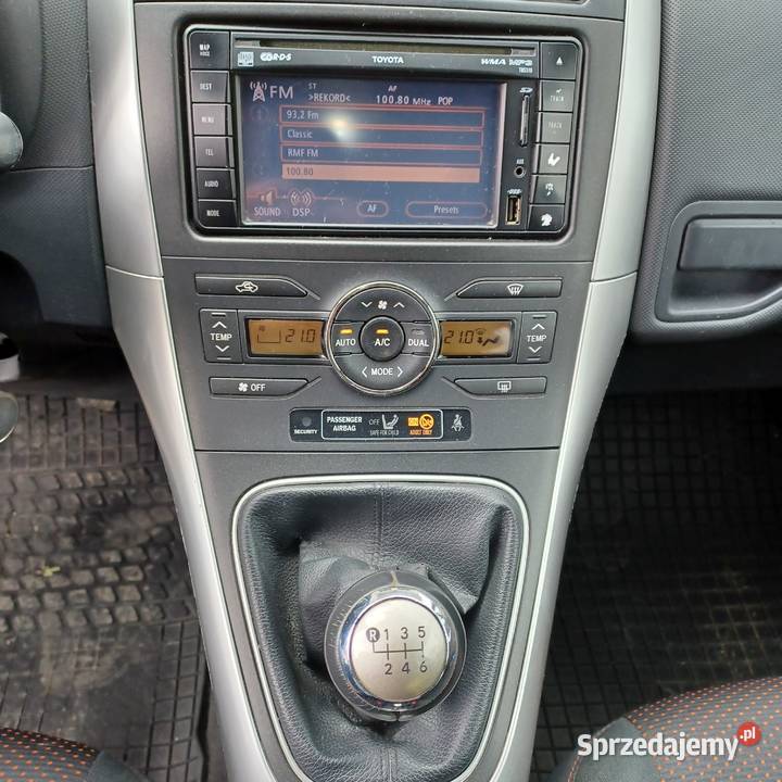 Toyota Auris 16 VVT lift świętokrzyskie Kielce