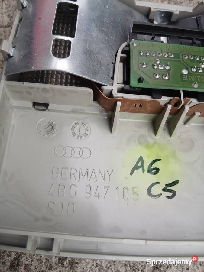 Oświetlenie kabiny Audi A6 C5 oryginał lampka Rok produkcji 2003 śląskie Szczerbice