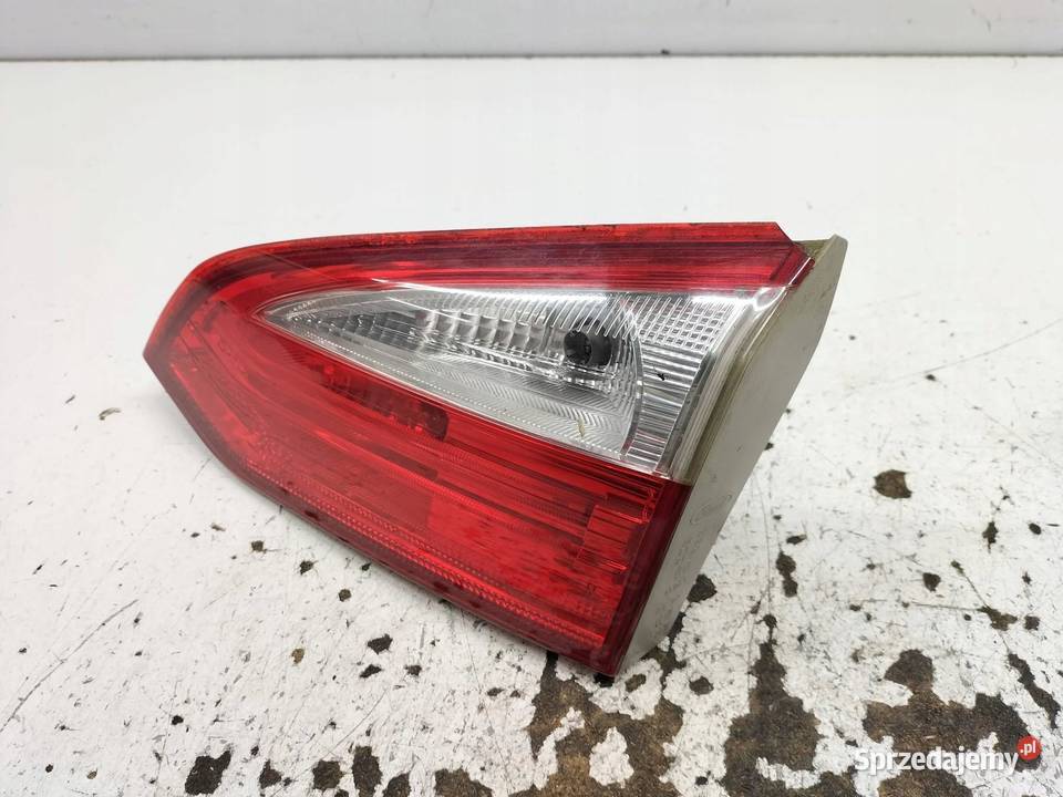 LAMPA TYŁ W KLAPĘ PRAWA KOMBI BM5113A602DC Ford świętokrzyskie